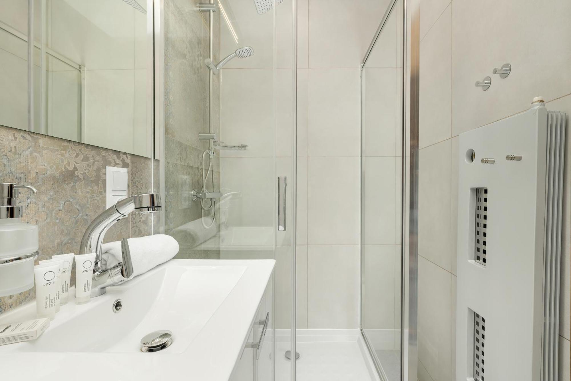 Nowoczesne I Stylowe Apartamenty W Centrum Bytomia Blisko Rynku By Noclegi Renters Exterior photo